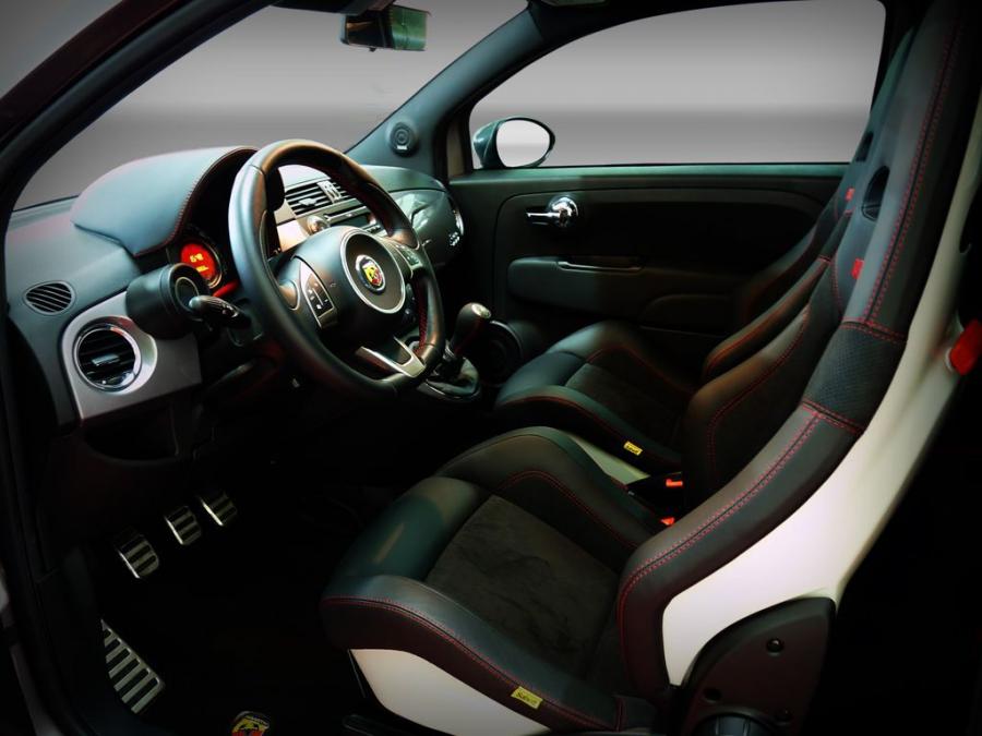 Интерьер Abarth 500 Speedgrey Edition by Neubauer 2009 года  (фото 3 из 14)